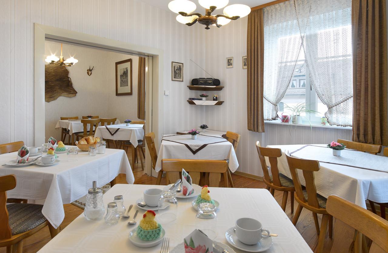 Pension "Haus Am Walde" Brodenbach, Mosel Exterior photo