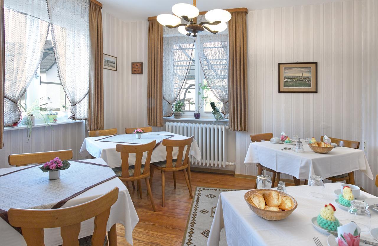 Pension "Haus Am Walde" Brodenbach, Mosel Exterior photo