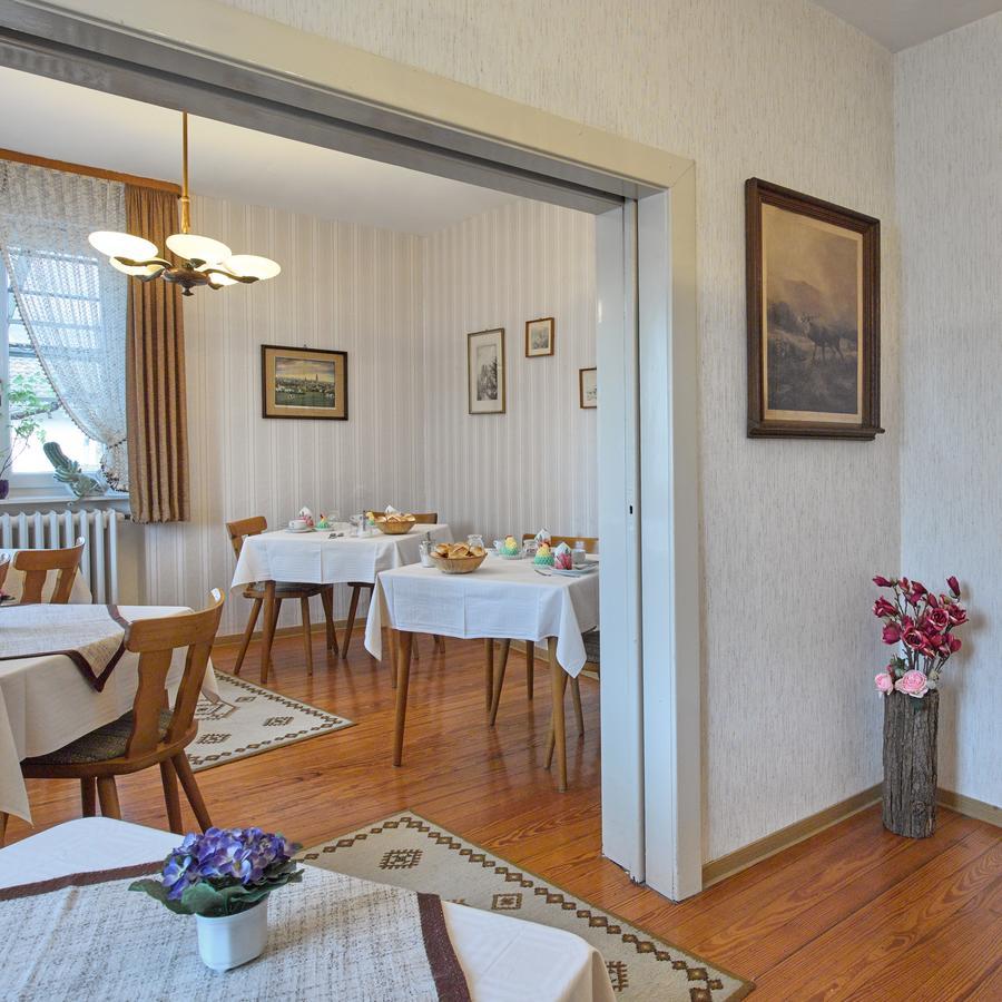 Pension "Haus Am Walde" Brodenbach, Mosel Exterior photo